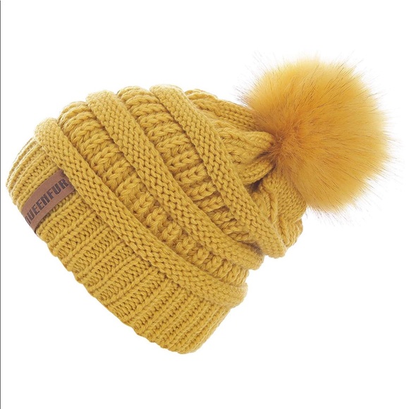 2 Five⭐️ Rated Slouchy Beanies w Removable PomPom main image 7